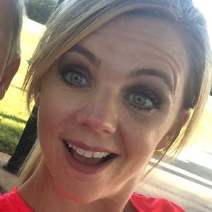 Meet your Posher, Alicia